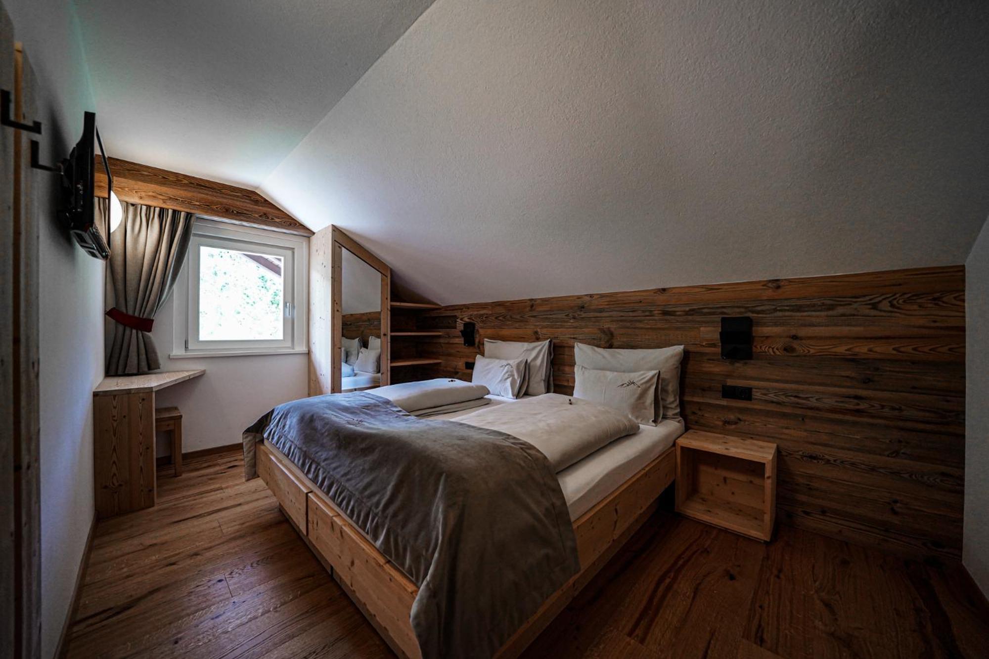 Hotel Garni Bergblick Braies  Zewnętrze zdjęcie