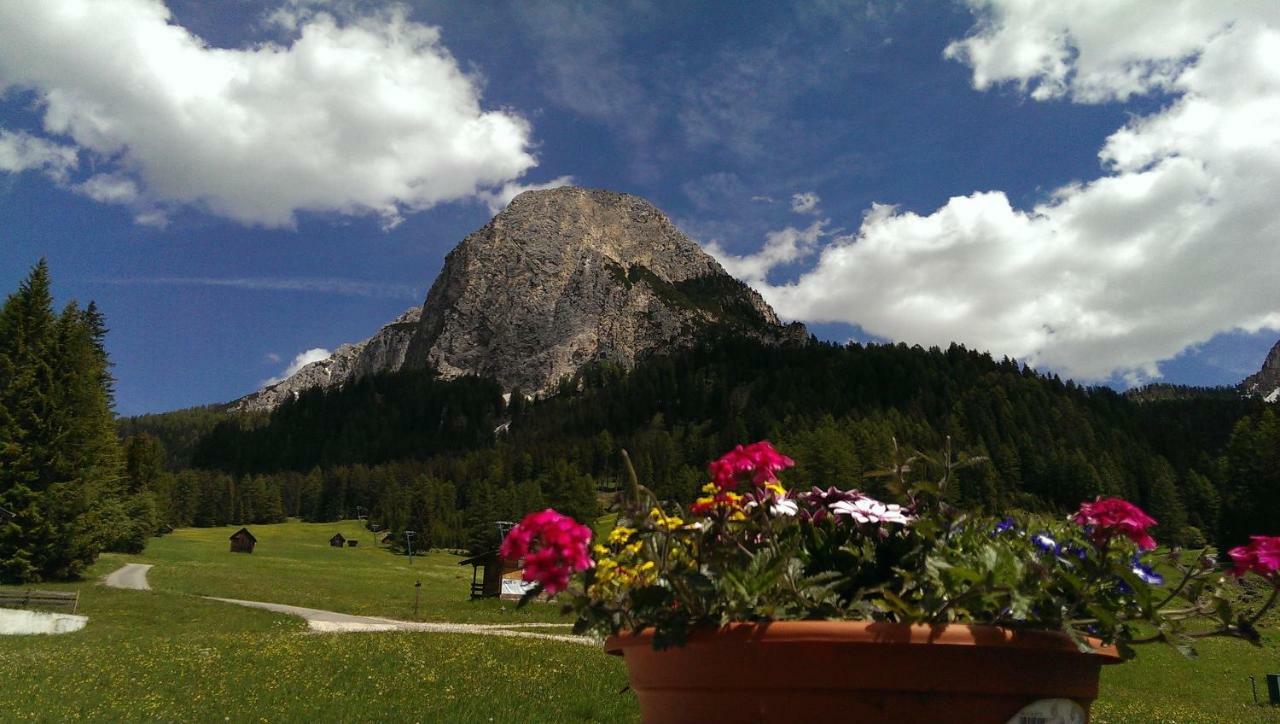 Hotel Garni Bergblick Braies  Zewnętrze zdjęcie